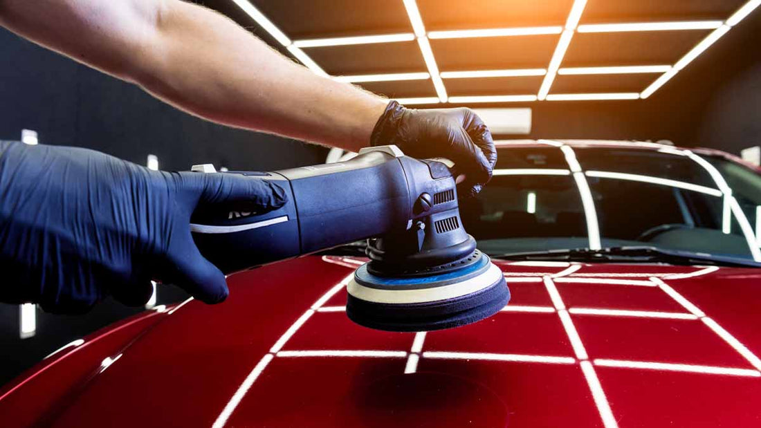 polish the car with polisher