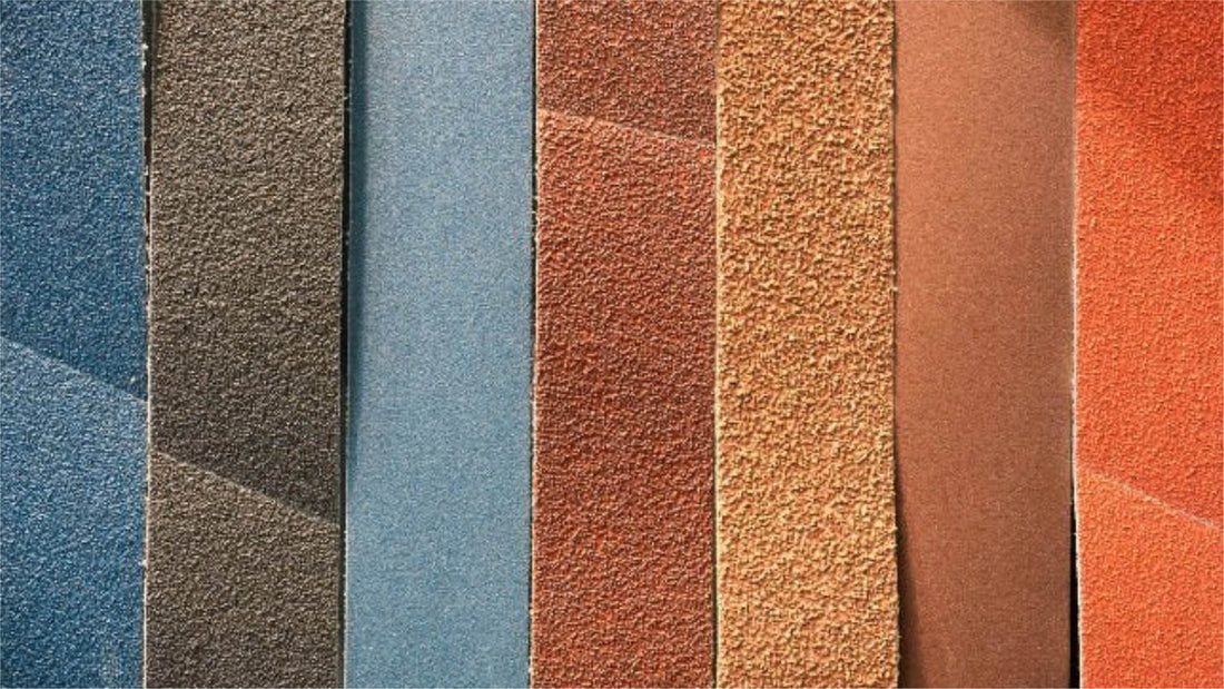 sandpaper with different grit sizes and coarseness - Schleifpapier mit verschiedenen Körnungen und Grobheiten