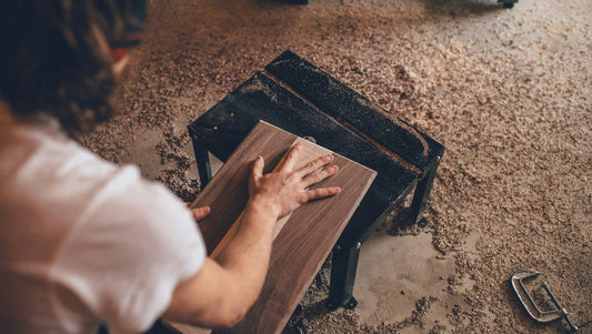 Wie man Holz glänzt Top-Tipps für ein makelloses Finish